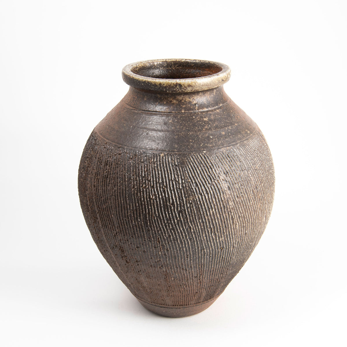 Vase texturé non émaillé